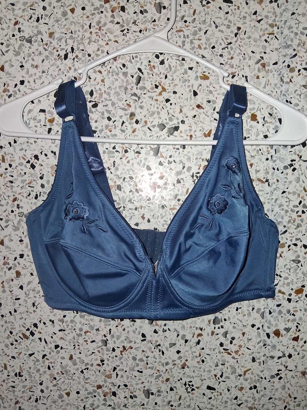 Women's Bodyform Bra Blue Size 38D No Padding Has Wires Blue